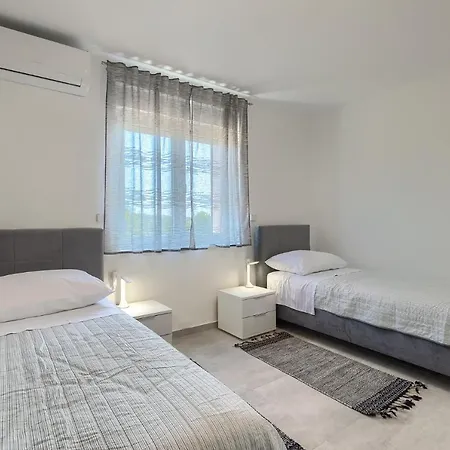 Family-friendly With Swimming Pool - 20909 Apartman *