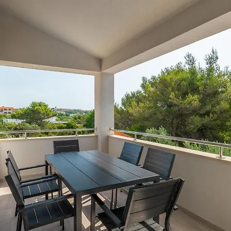 Apartment Family Friendly With A Swimming Pool - 20909 Medulin