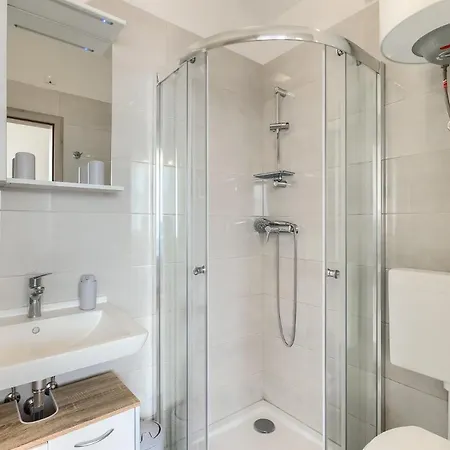 Family Friendly With A Swimming Pool - 20909 Apartment Medulin
