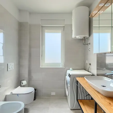Apartment Family Friendly With A Swimming Pool - 20909