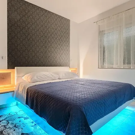 Family Friendly With A Swimming Pool - 20909 Apartment Medulin