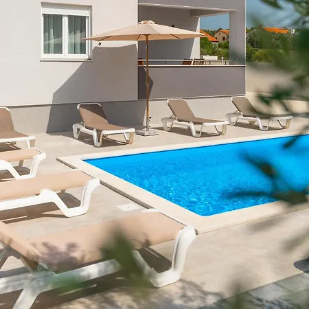 Family-friendly With Swimming Pool - 20909 Apartament *