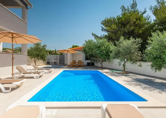 Family-friendly With Swimming Pool - 20909 아파트