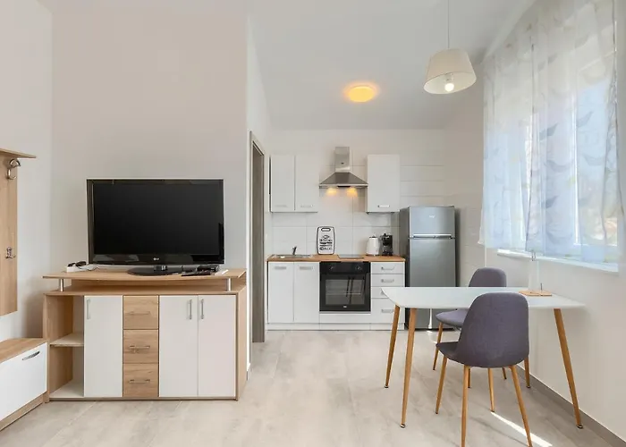 아파트 Family-friendly With Swimming Pool - 20909