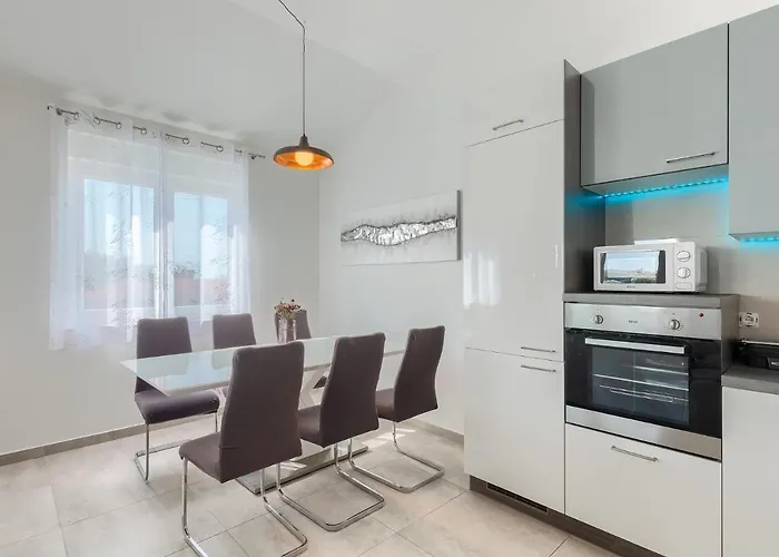 Family-friendly With Swimming Pool - 20909 아파트 *