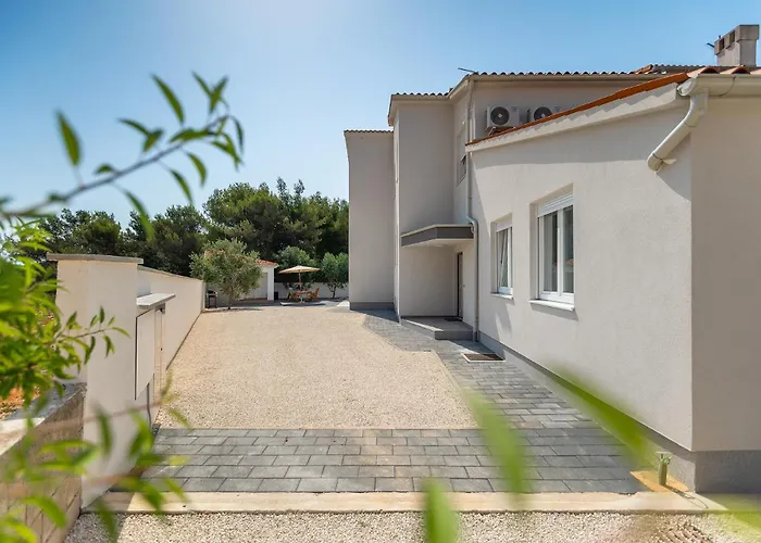 아파트 Family-friendly With Swimming Pool - 20909 메덜린